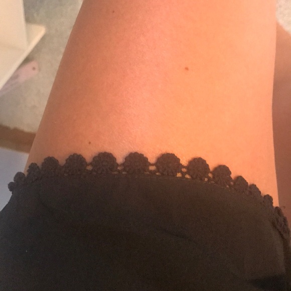 Brandy Melville Crochet Trimmed Shorts - Picture 4 of 6